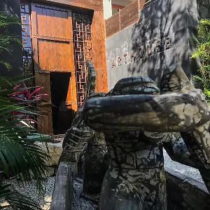 Art House Hotel